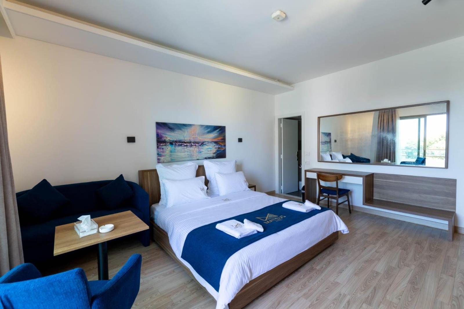 Mateus Hotel & Pool Jounieh Exterior photo